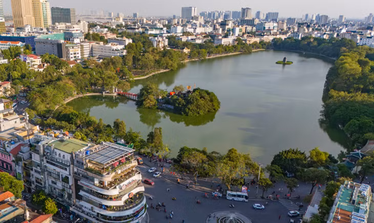Khu vực Hồ Gươm nhìn từ trên cao Khu vực Hồ Gươm nhìn từ trên cao