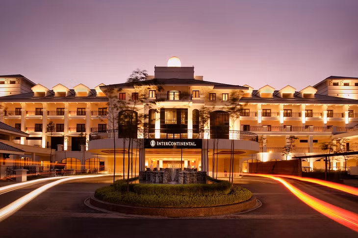 Khách sạn InterContinental Hanoi Westlake là sự kết hợp hoàn hảo giữa khung cảnh thiên nhiên, thiết kế tinh tế và nét văn hóa dịch vụ truyền thống của người Việt.