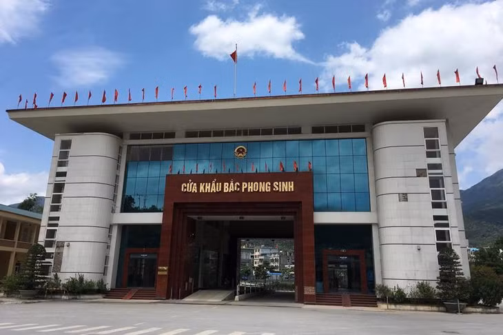 Cửa khẩu Bắc Phong Sinh lại bị đóng vì lý do Covid -19