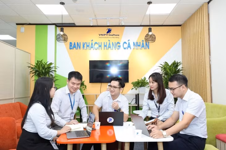 “Trái tim” của tòa nhà là khu vực văn phòng cũng được “xanh hóa” nhằm đem đến không gian thoải mái nhất, dễ chịu nhất, khiến cho mỗi ngày đến văn phòng không còn cảm giác nhàm chán, đơn điệu và áp lực.