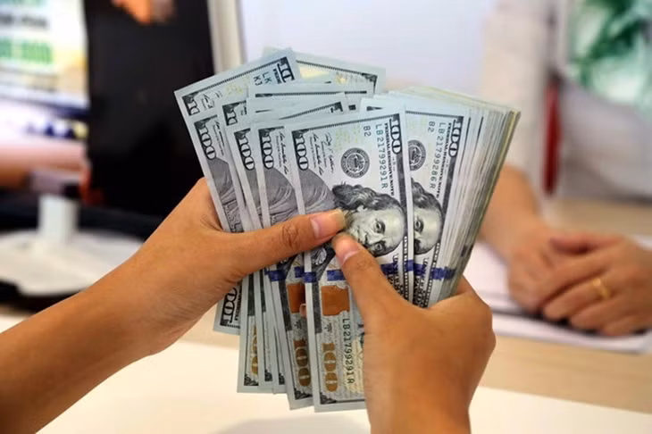 Giá USD lên kịch trần