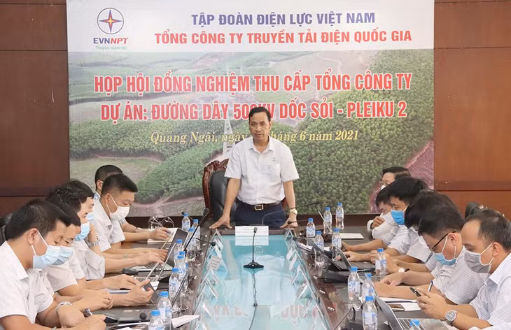Ông Bùi Văn Kiên – PTGĐ EVNNPT, Chủ tịch Hội đồng nghiệm thu cấp EVNNPT chủ trì cuộc họp