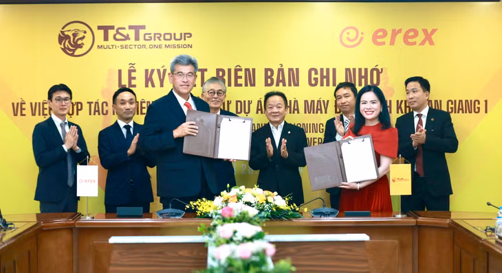 Đại diện lãnh đạo Tập đoàn T&amp;T Group và Tập đoàn Erex ký kết thỏa thuận hợp tác.