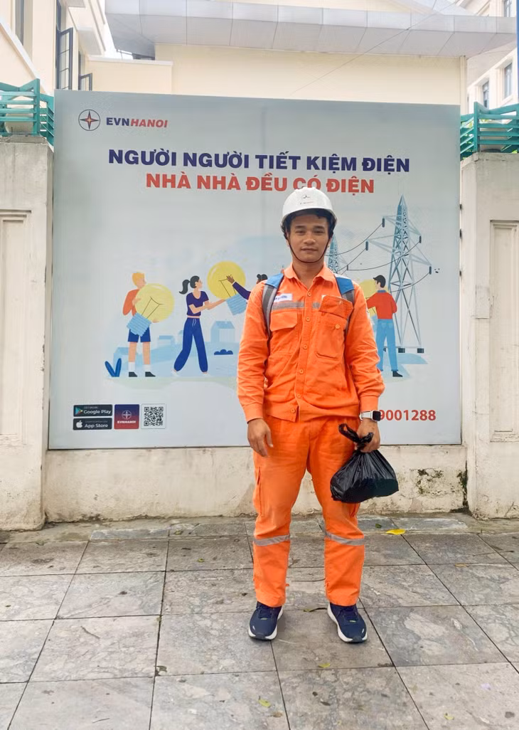 Thợ điện Thủ đô Phạm Văn Hùng đã sẵn sàng ra “tiếp sức” cho công trình đường dây 500kV mạch 3