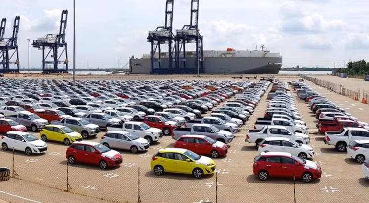 Xe ô tô nhập khẩu về Việt Nam chủ yếu qua các cửa khẩu, cảng biển TP.HCM và Hải Phòng