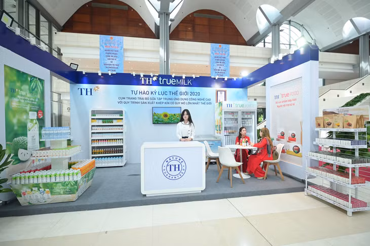 Là một thương hiệu quốc gia, chú trọng phát triển bền vững, bảo vệ môi trường, TH true MILK và các sản phẩm chất lượng quốc tế của mình đã đồng hành, cung cấp các sản phẩm từ sữa, đồ uống tốt cho sức khỏe ở nhiều sự kiện trọng đại của đất nước. Tại Hội nghị Người Việt Nam ở nước ngoài toàn thế giới lần thứ 4 và Diễn đàn Trí thức và chuyên gia Việt Nam ở nước ngoài 2024, TH true MILK là thương hiệu duy nhất cung cấp đồ uống và các sản phẩm từ sữa cho hơn 1.200 quan khách tham gia sự kiện. Là một thương hiệu quốc gia, chú trọng phát triển bền vững, bảo vệ môi trường, TH true MILK và các sản phẩm chất lượng quốc tế của mình đã đồng hành, cung cấp các sản phẩm từ sữa, đồ uống tốt cho sức khỏe ở nhiều sự kiện trọng đại của đất nước. Tại Hội nghị Người Việt Nam ở nước ngoài toàn thế giới lần thứ 4 và Diễn đàn Trí thức và chuyên gia Việt Nam ở nước ngoài 2024, TH true MILK là thương hiệu duy nhất cung cấp đồ uống và các sản phẩm từ sữa cho hơn 1.200 quan khách tham gia sự kiện.
