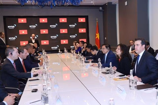 Thủ tướng dự tọa đàm bàn tròn với CEO một số tập đoàn, quỹ đầu tư hàng đầu đang niêm yết tại NYSE - Ảnh: VGP