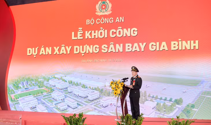 Đại tướng Lương Tam Quang, Ủy viên Bộ Chính trị, Bộ trưởng Bộ Công an chủ trì buổi lễ khởi công.