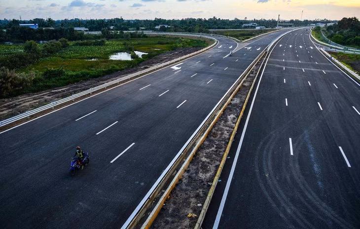 Bộ Giao thông vận tải đang hoàn thiện thủ tục để trình Quốc hội quyết định chủ trương đầu tư 5 dự án cao tốc quan trọng quốc gia. Ảnh minh họa