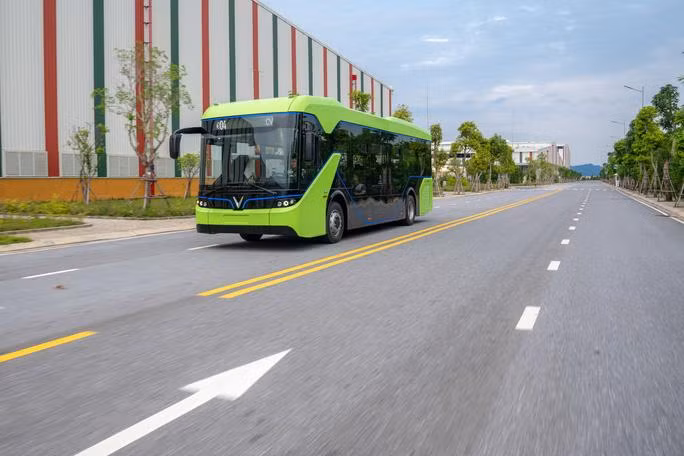 Ngoài 3 tuyến buýt điện đang khai thác, dự kiến TP. Hà Nội sẽ mở tuyến thứ 4