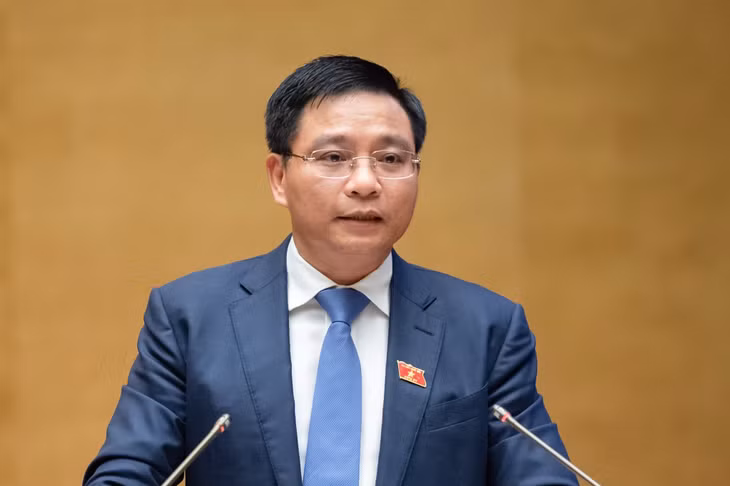 Bộ trưởng Bộ Giao thông vận tải Nguyễn Văn Thắng trả lời chất vấn