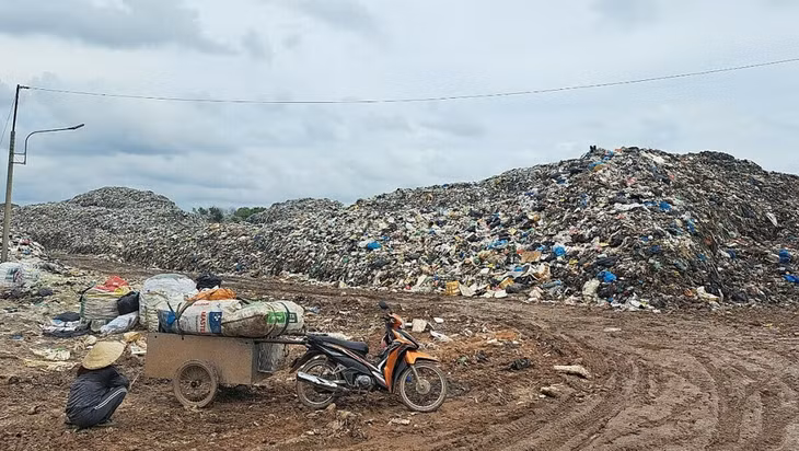 Bãi rác tạm ở xã Cửa Dương, TP. Phú Quốc