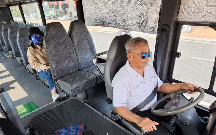 Nhân viên xe buýt tại Đà Nẵng ngừng việc tập thể vì bị nợ lương