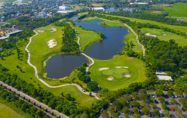 Hà Nội Golf Club có địa chỉ ở xã Minh Trí, huyện Sóc Sơn, Hà Nội