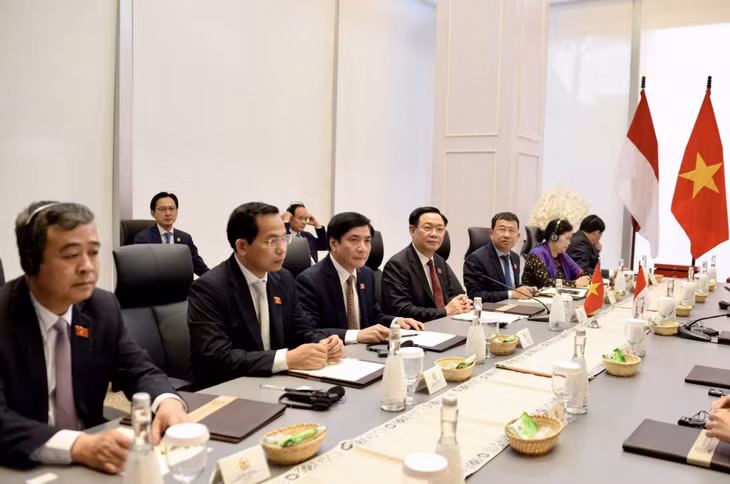 Chủ tịch Quốc hội Vương Đình Huệ đề nghị Indonesia mở cửa thị trường cho các mặt hàng nông sản Việt Nam, nhất là thực phẩm Halal và trái cây (như vải, nhãn…)