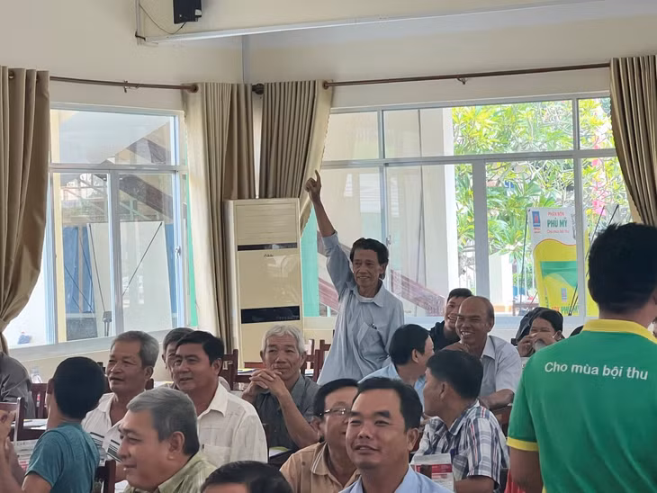 Các nông dân tham dự chương trình được cung cấp các thông tin nông nghiệp hữu ích
