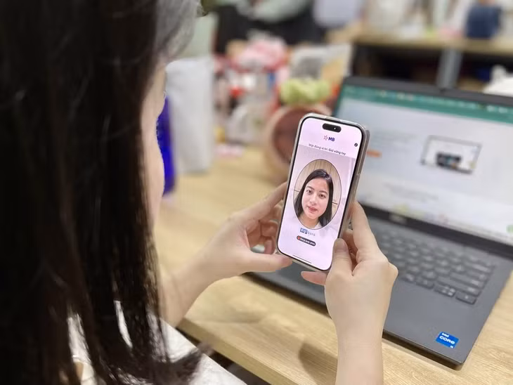 Từ đầu tháng 7 năm nay, Ngân hàng Nhà nước đã có quy định về việc xác thực sinh trắc học lần đầu. Ảnh minh họa
