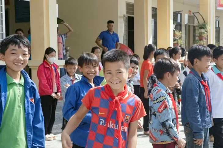 Nụ cười hồn nhiên của các em học sinh
