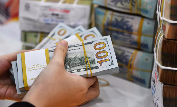 Tỷ giá ngân hàng xuống thấp