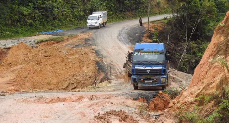 Việc cải tạo, nâng cấp Tỉnh lộ 676 nối huyện Kon Plông, tỉnh Kon Tum với các huyện Sơn Tây, Sơn Hà, tỉnh Quảng Ngãi gặp khó do vướng giải phóng mặt bằng