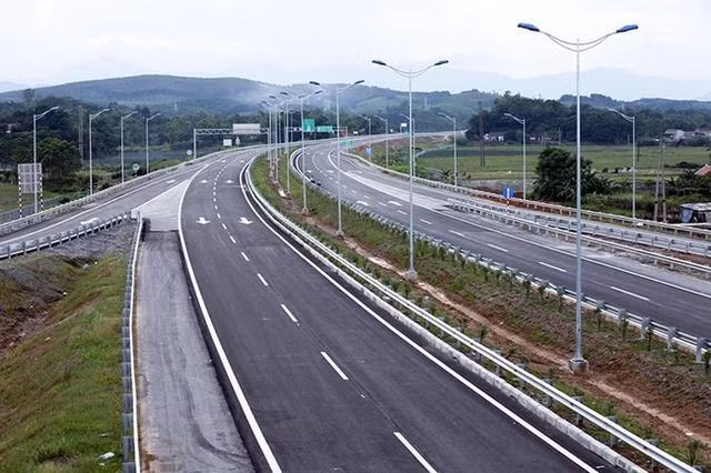 UBND tỉnh Thái Bình làm cơ quan có thẩm quyền triển khai Dự án Đầu tư xây dựng tuyến đường bộ cao tốc Ninh Bình - Nam Định - Thái Bình theo phương thức PPP, hình thức hợp đồng BOT.
