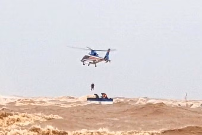 Trực thăng tham gia tìm kiếm, cứu hộ cứu nạn trên biển (Ảnh minh họa).