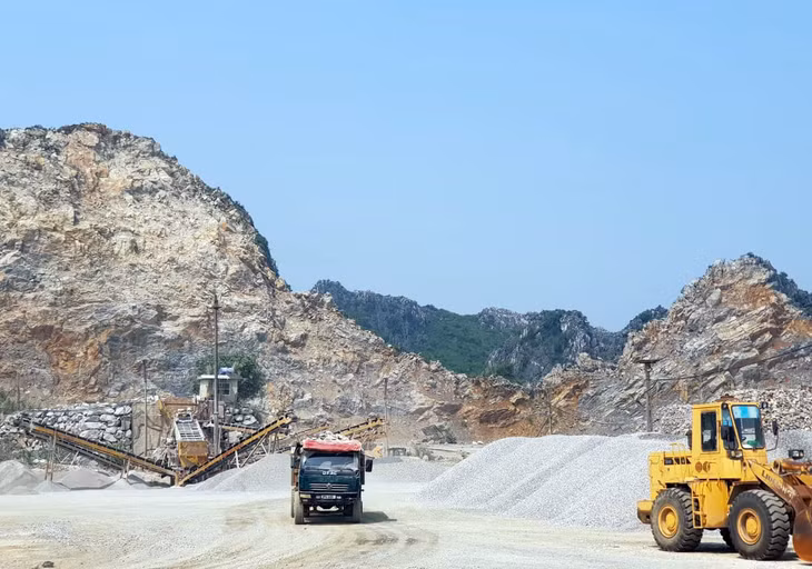Trên địa bàn tỉnh Ninh Bình có gần 30 đơn vị, doanh nghiệp khai thác khoáng sản đang nợ thuế tài nguyên và phí bảo vệ môi trường