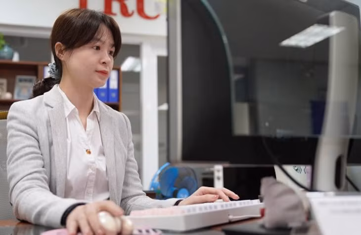 Công chức làm việc tại bộ phận một cửa, Trung tâm Hành chính TP Đà Nẵng