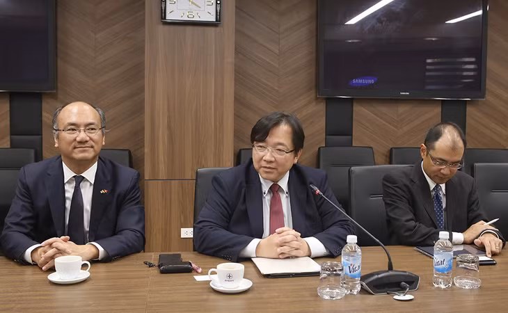 Ông Ogawa Kazunori- Giám đốc điều hành cấp cao Ngân hàng Hợp tác Quốc tế Nhật Bản (JBIC) phát biểu tại buổi làm việc Ông Ogawa Kazunori- Giám đốc điều hành cấp cao Ngân hàng Hợp tác Quốc tế Nhật Bản (JBIC) phát biểu tại buổi làm việc