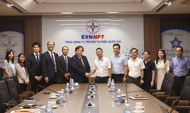 Tổng giám đốc EVNNPT – Phạm Lê Phú đã có buổi tiếp và làm việc với ông Ogawa Kazunori- Giám đốc điều hành cấp cao Ngân hàng Hợp tác Quốc tế Nhật Bản (JBIC) và mong muốn 2 đơn vị có sự hợp tác sâu rộng, hiệu quả trong thời gian tới Tổng giám đốc EVNNPT – Phạm Lê Phú đã có buổi tiếp và làm việc với ông Ogawa Kazunori- Giám đốc điều hành cấp cao Ngân hàng Hợp tác Quốc tế Nhật Bản (JBIC) và mong muốn 2 đơn vị có sự hợp tác sâu rộng, hiệu quả trong thời gian tới
