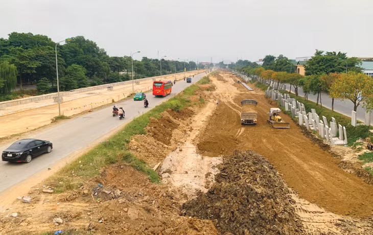 Kích cầu đầu tư công và đầu tư tư nhân là một trong những giải pháp tạo động lực tăng trưởng cho nền kinh tế Ảnh: Lê Tiên