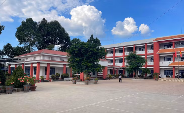 Trong lĩnh vực xây dựng dân dụng, Hưng Trường Phát gắn liền với một số công trình sửa chữa lớn trường học trên địa bàn tỉnh Đồng Nai.