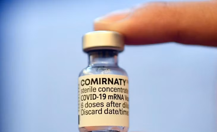 Vaccine Comirnaty do hai hãng dược Pfizer và BioNTech sản xuất, dựa trên công nghệ mRNA