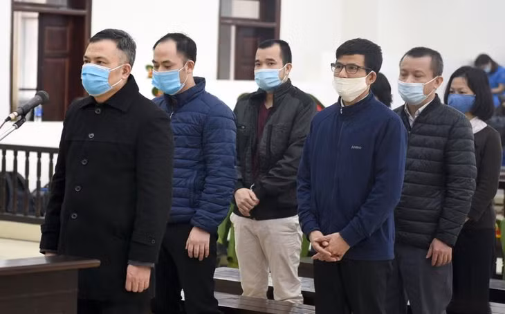 Lê Xuân Giang và 6 đồng phạm nghe HĐXX tuyên án