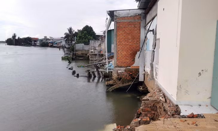 Sạt lở trên sông Trà Nóc, đoạn thuộc phường Trà An.