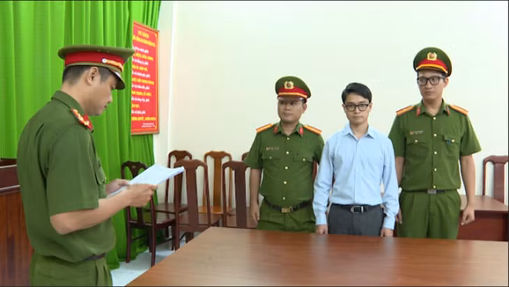 Phan Huy Liêm tại cơ quan Công an