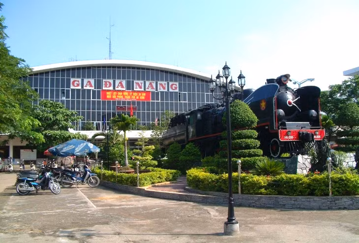 Nhà ga đường sắt Đà Nẵng hiện nay đang có vị trí tại trung tâm Thành phố