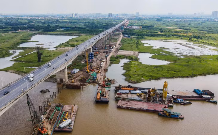 Trong đó, gói thi công cầu vượt sông (cầu chính) được đánh giá phức tạp và đòi hỏi kỹ thuật cao nhất vừa được khởi công đầu tháng 6.
