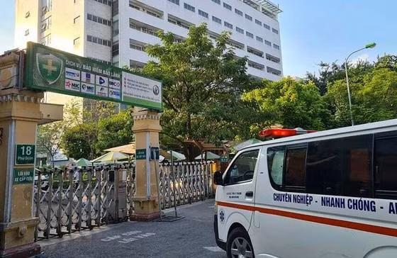 Bệnh viện Việt Đức khám chữa bệnh với mô hình ‘Bệnh viện hoạt động tách đôi’ từ 0h ngày 18/10 Bệnh viện Việt Đức khám chữa bệnh với mô hình ‘Bệnh viện hoạt động tách đôi’ từ 0h ngày 18/10