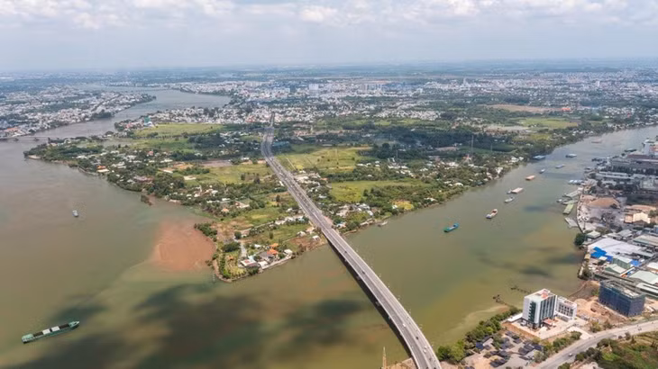 Phường Hiệp Hòa có tổng diện tích gần 700 ha, nằm ngay cửa ngõ TP. Biên Hòa, được bao bọc bởi sông Đồng Nai và sông Cái