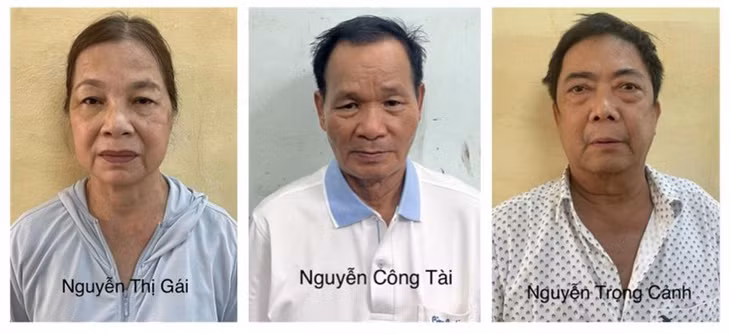 Từ trái qua: Nguyễn Thị Gái, Nguyễn Công Tài, Nguyễn Trọng Cảnh