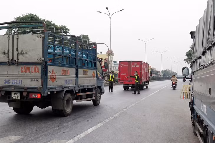 Từ ngày 16/2 cho đến 3/3, tất cả công nhân và hàng hóa từ Hải Dương vào Hải Phòng đều phải quay đầu