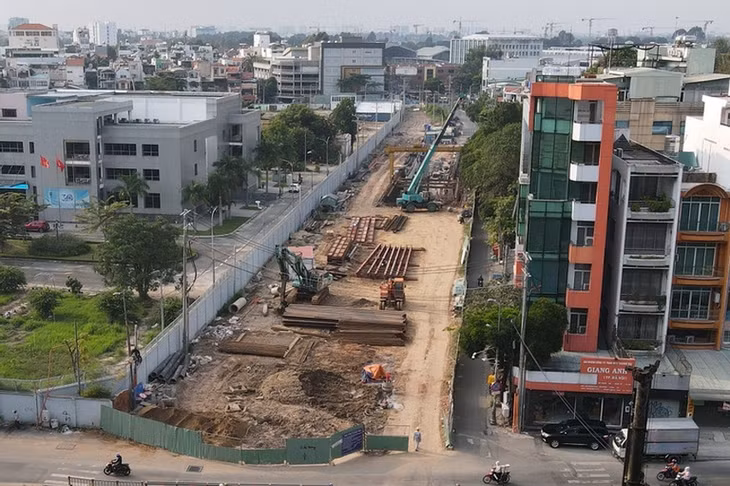 Thi công đường nối từ đường Cộng Hòa đến đường Trần Quốc Hoàn, Quận Tân Bình