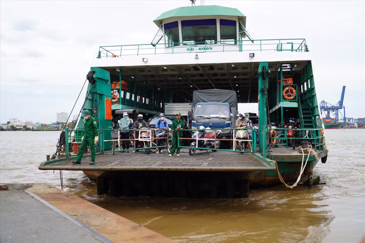 Phà Cát Lái nối giữa TP.HCM và Đồng Nai