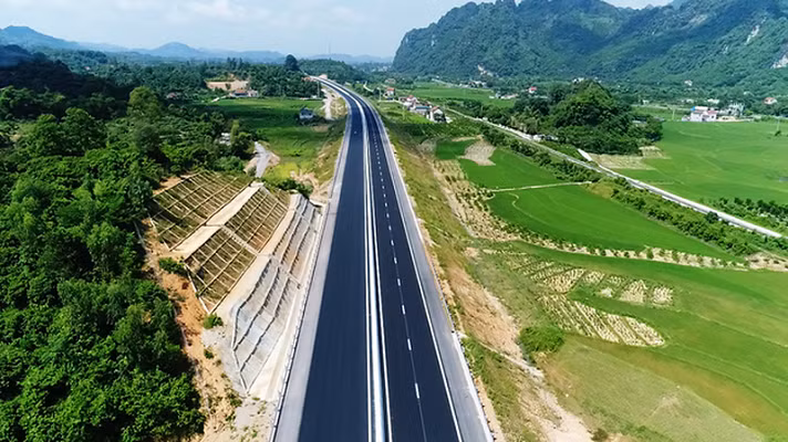 Thủ tướng giao Bộ KH&amp;ĐT chủ trì, phối hợp Bộ Tài chính, Bộ GTVT xem xét đề xuất cân đối vốn cho Dự án cao tốc Chi Lăng - Hữu Nghị. Ảnh minh họa