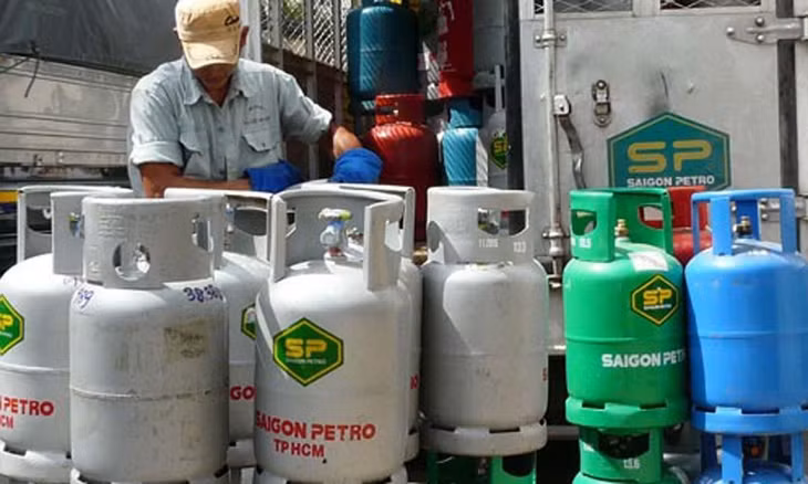 Mỗi bình gas loại 12 kg đến tay người tiêu dùng giảm 18.500 đồng