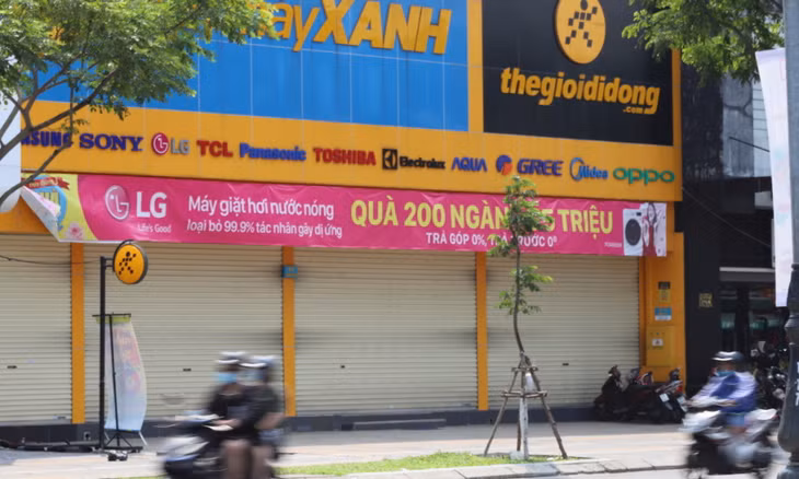 Hai tháng 10 và 11, các chuỗi bán lẻ Thế Giới Di Động, Điện Máy Xanh và TopZone đóng gần 150 cửa hàng