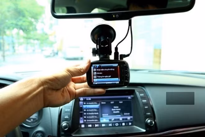 Xe kinh doanh vận tải khách bắt buộc phải lắp đặt camera giám sát hành trình