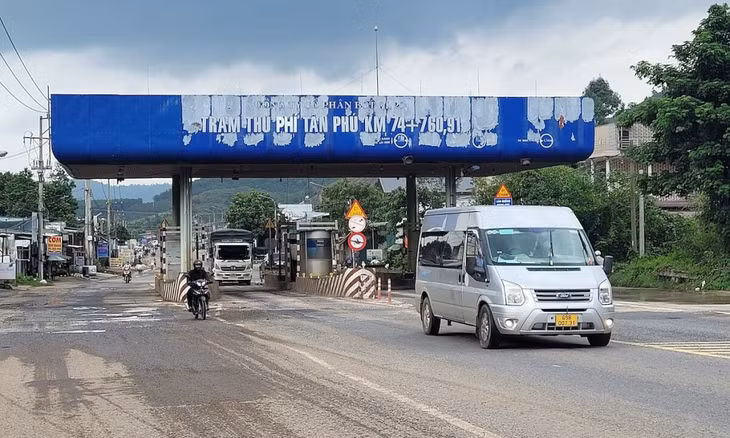 Trạm thu phí Quốc lộ 20 bắt đầu được tháo dỡ