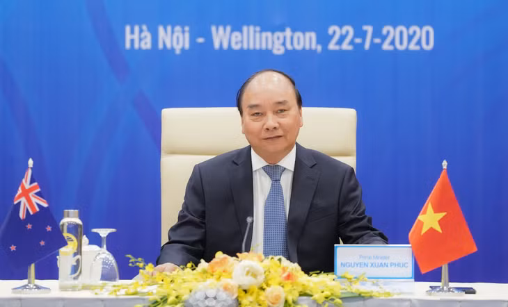 Thủ tướng Nguyễn Xuân Phúc tại đầu cầu Hà Nội. Ảnh: VGP